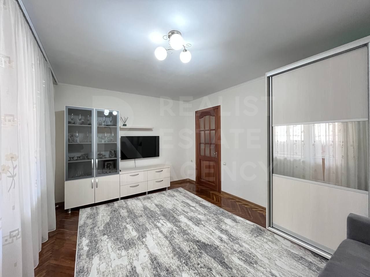 Vânzare, apartament, 2 camere, strada Vasile Bodiu, Cicana - Poză 1