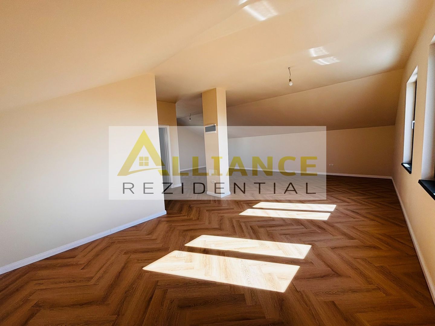 Vila de vanzare-4 camere-teren 390 mp-STR.MIORITA - Poză 10