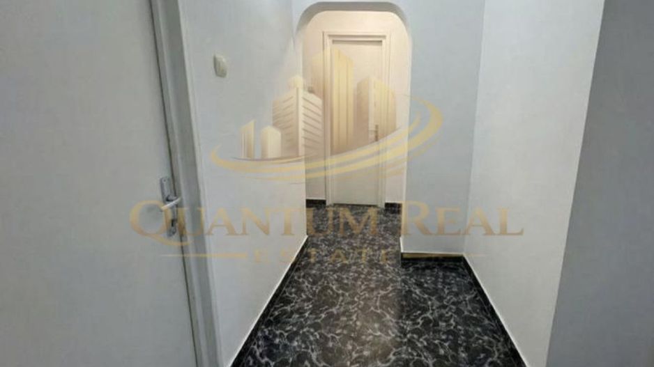 Vanzare apartament 3 camere decomandat-LOC DE PARCARE-RAHOVA-OFERTA! - Poză 2