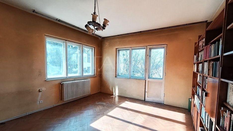 Apartament generos cu 4 camere și garaj inclus, zona Centrala - Poză 3