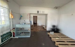 Casă de vânzare în centrul Oituzului, DN11 - Poză 4