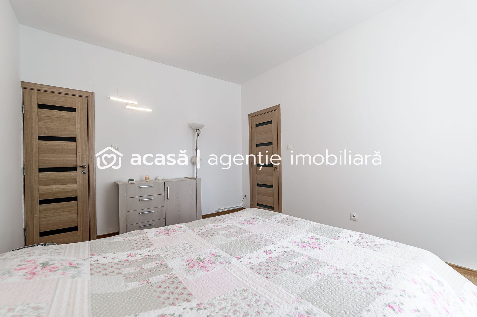 Apartament 2 camere spatios la casa individuala zona centrala - Poză 3