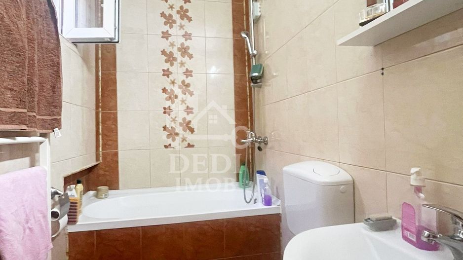 Casă cu 2 locuințe, teren intravilan 7062 mp Cetariu, Bihor - Poză 20