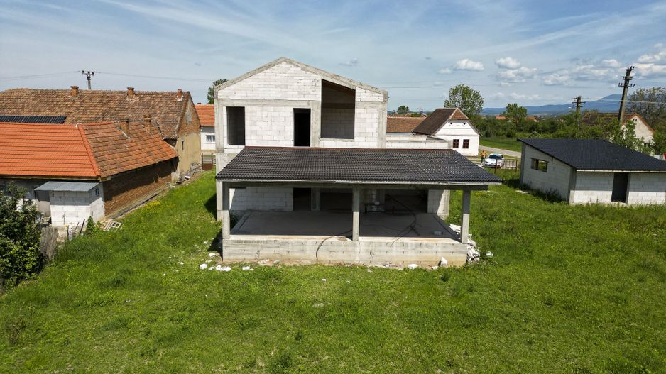 Casă la roșu din BCA de vânzare în Județul Arad - Poză 14