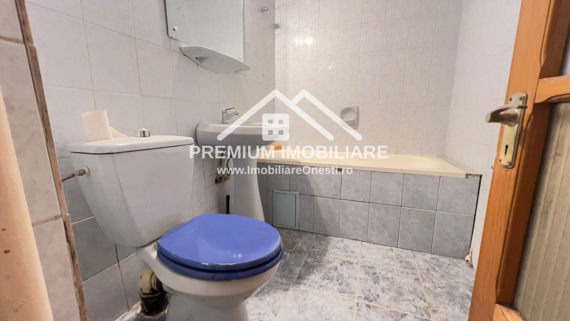 Apartament cu 3 camere decomandat - Poză 3