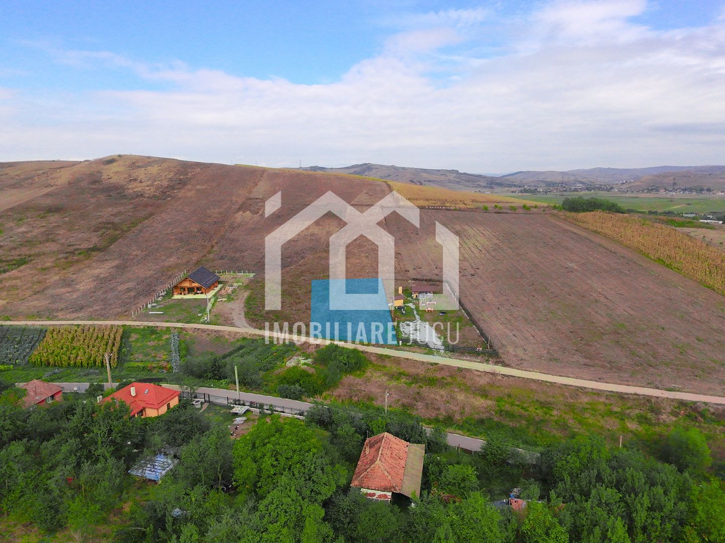 Teren Intravilan 1200 mp în Gădălin - Ideal pentru Casă sau Cabana! - Poză 1