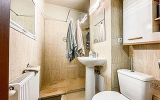 INVESTITIE - garsoniera complet mobilata, renovata recent - Poză 4