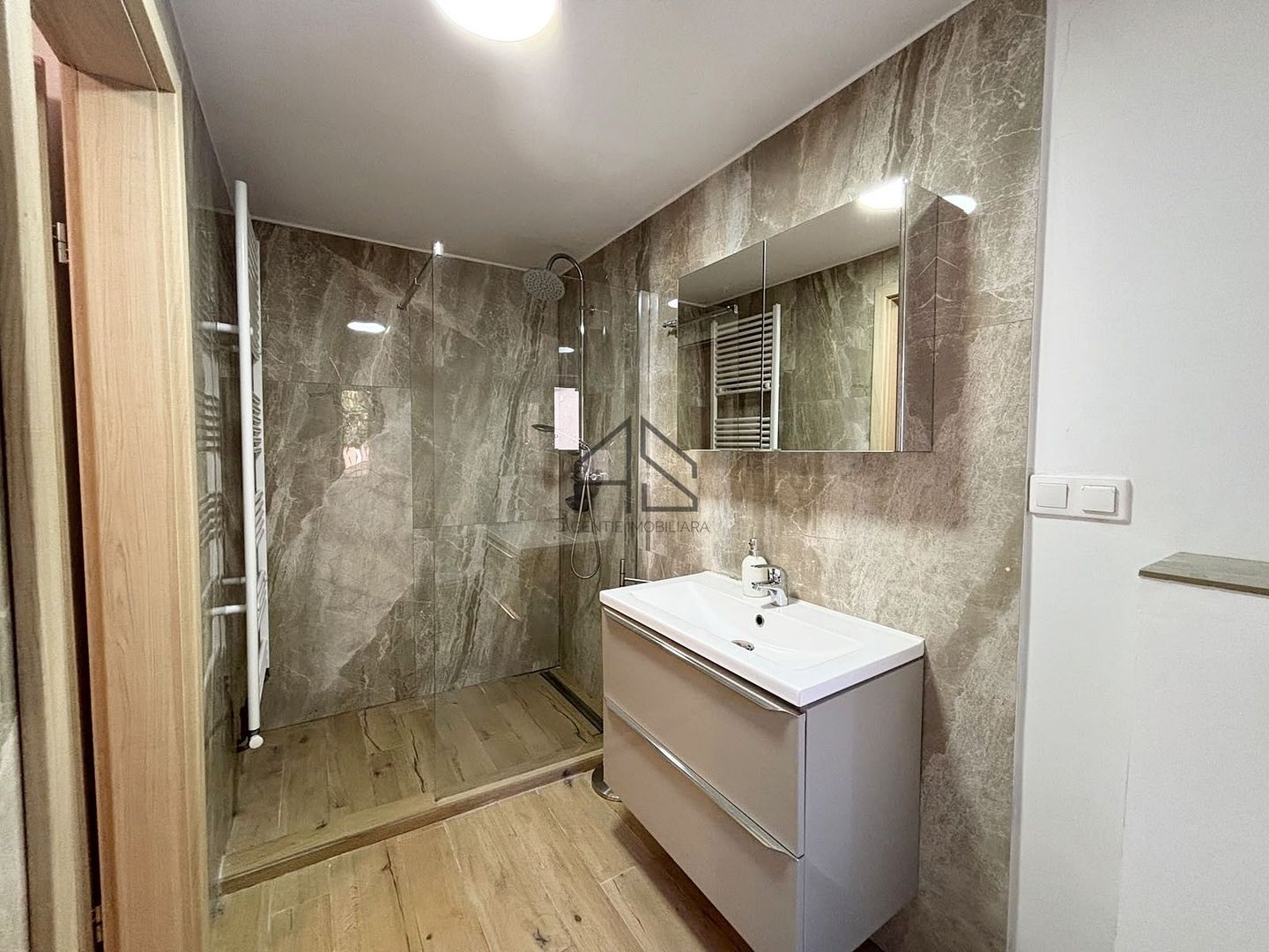 De închiriat | Casă cu 2 camere | Curte | Central - Poză 7