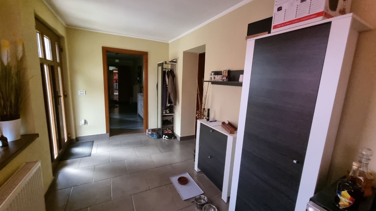 Casă cu 3 camere, anexă și teren de 901 mp – Pecica, zonă centrală - Poză 4