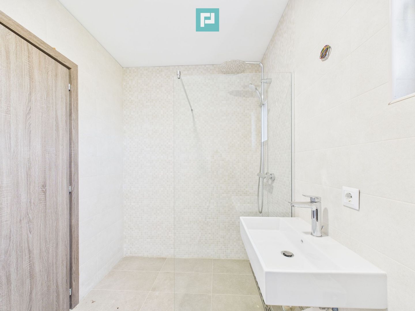 Casă modernă cu 3 dormitoare, curte și parcare – Corbeanca - Poză 22