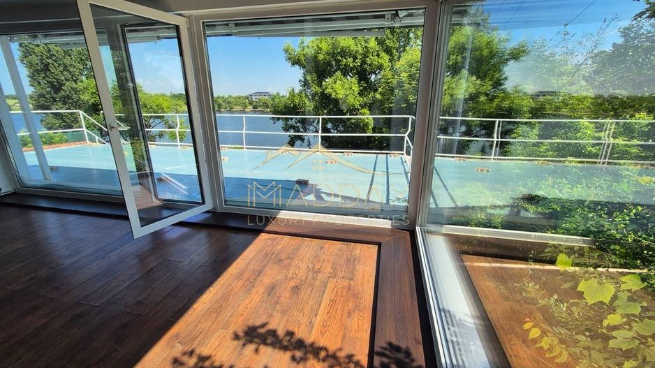 Vilă cu deschidere la lac I  Piscină proprie și acces rapid către București* - Poză 3