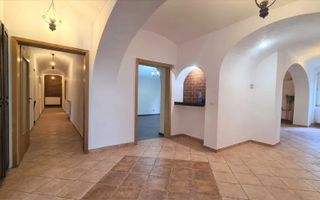 Apartament de vanzare cu 3 camere in Gruia - Poză 5