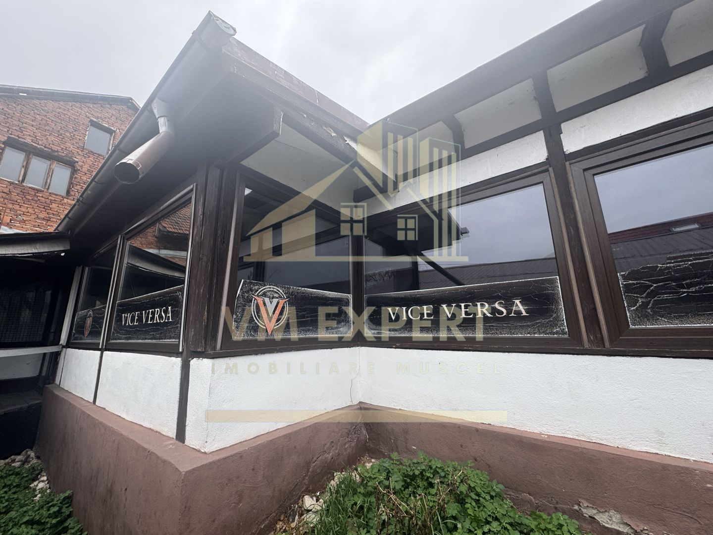 SPATIU COMERCIAL CAMPULUNG ZONA CENTRALA - Poză 5