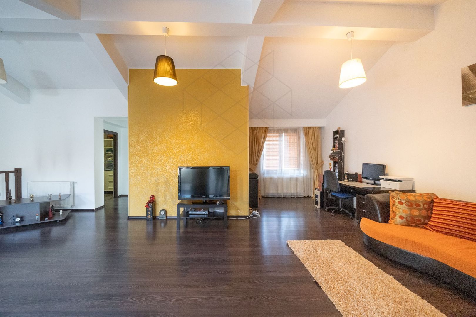 Casa spatioasa 515 mp langa metrou 1Mai - Poză 16