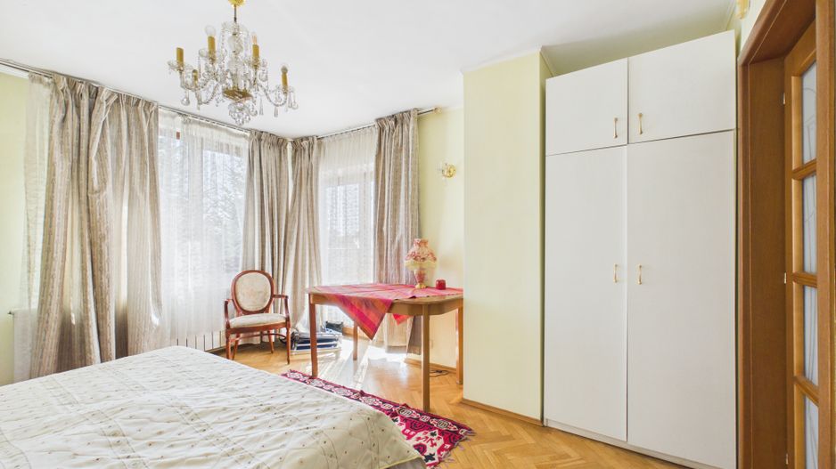 Vilă cu 8 camere de vânzare, piscina, livada, iesire la Balta Pasarea - Poză 23