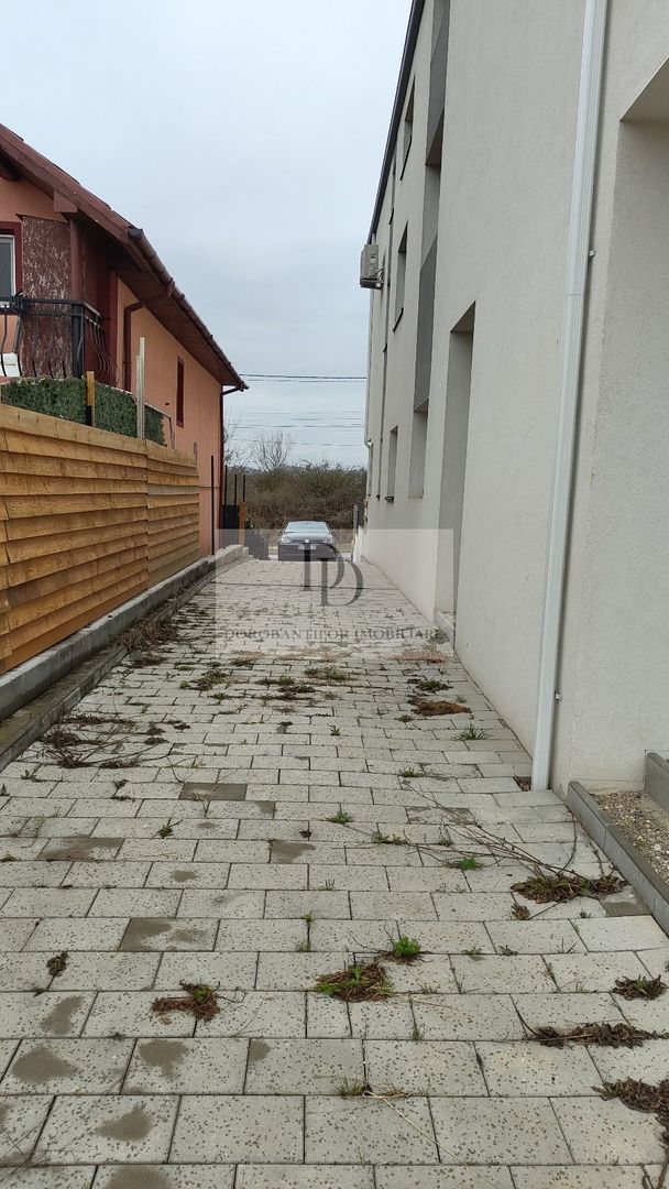 Vânzare Duplex semifinisat | Teren 696 MP | Cartier Dambul Rotund - Poză 3
