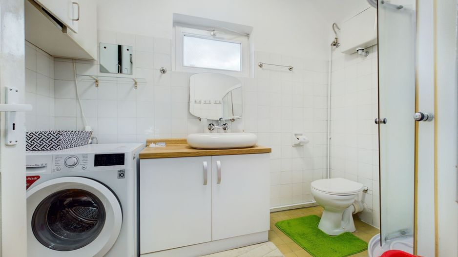 Casă nouă cu teren generos la graniță - Poză 9