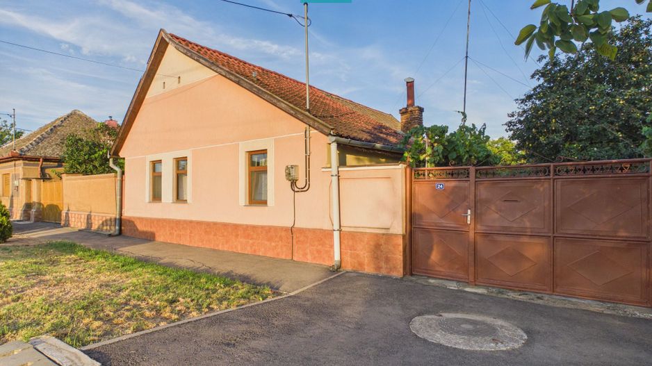 Casă bătrânească cu 4 camere in Pecica - Poză 2
