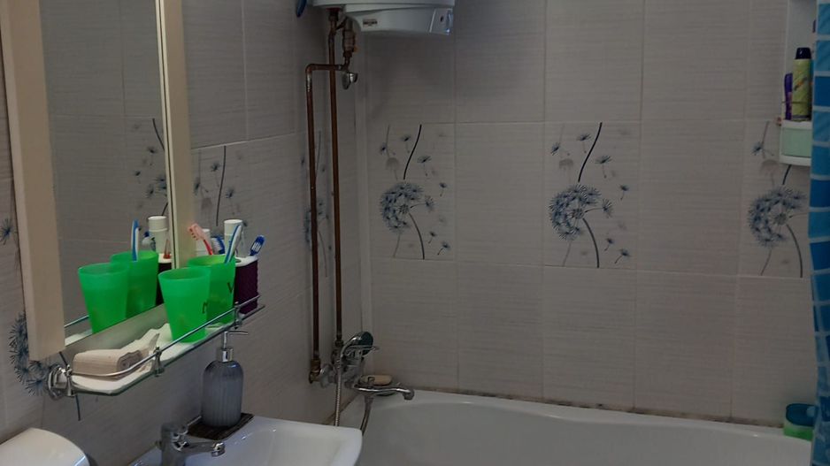vand apartament cu o camera, parter cu terasa , zona Crihala - Poză 5