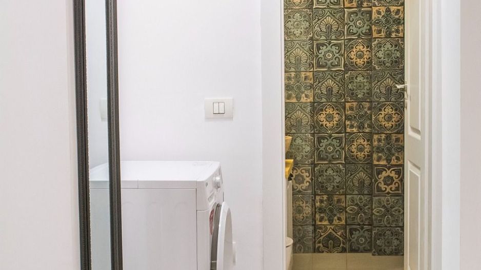 APARTAMENT  CU 3 CAMERE  CU VEDERE SPRE PIATA SF.GHEORGHE - Poză 10