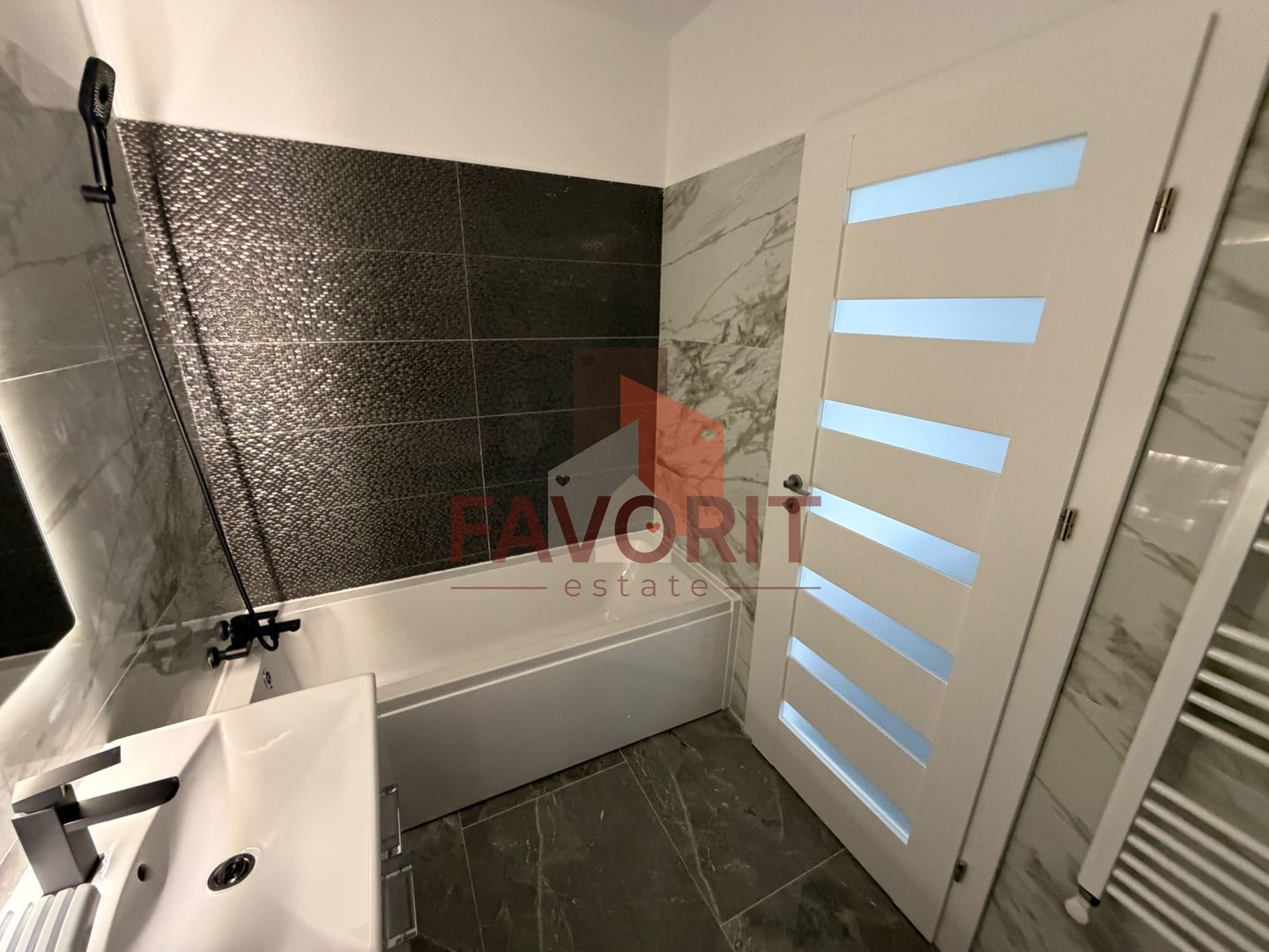 Disponibil imediat. Decomandat. Spatios - Poză 10