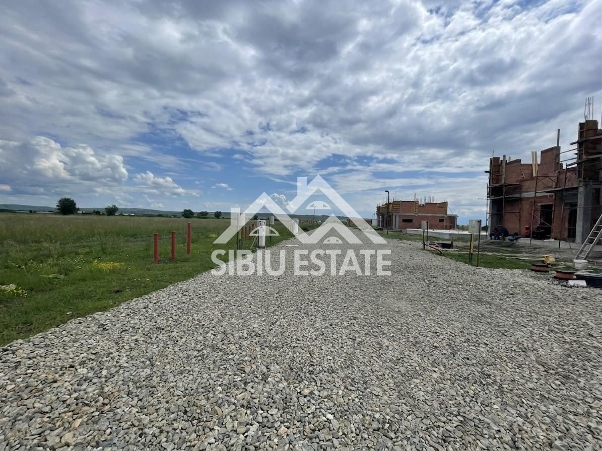 Casă Nouă cu 4 Camere, 3 Băi și Curte Generoasă | Comunitate Privată | - Poză 11
