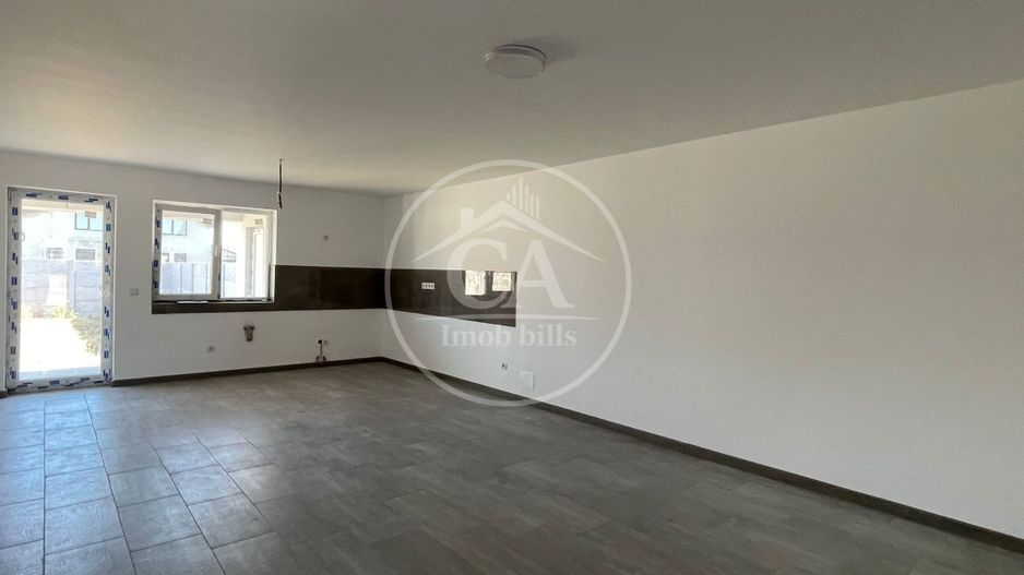 Casă de vânzare tip duplex cu 4 camere în Nojorid, Oradea. - Poză 2