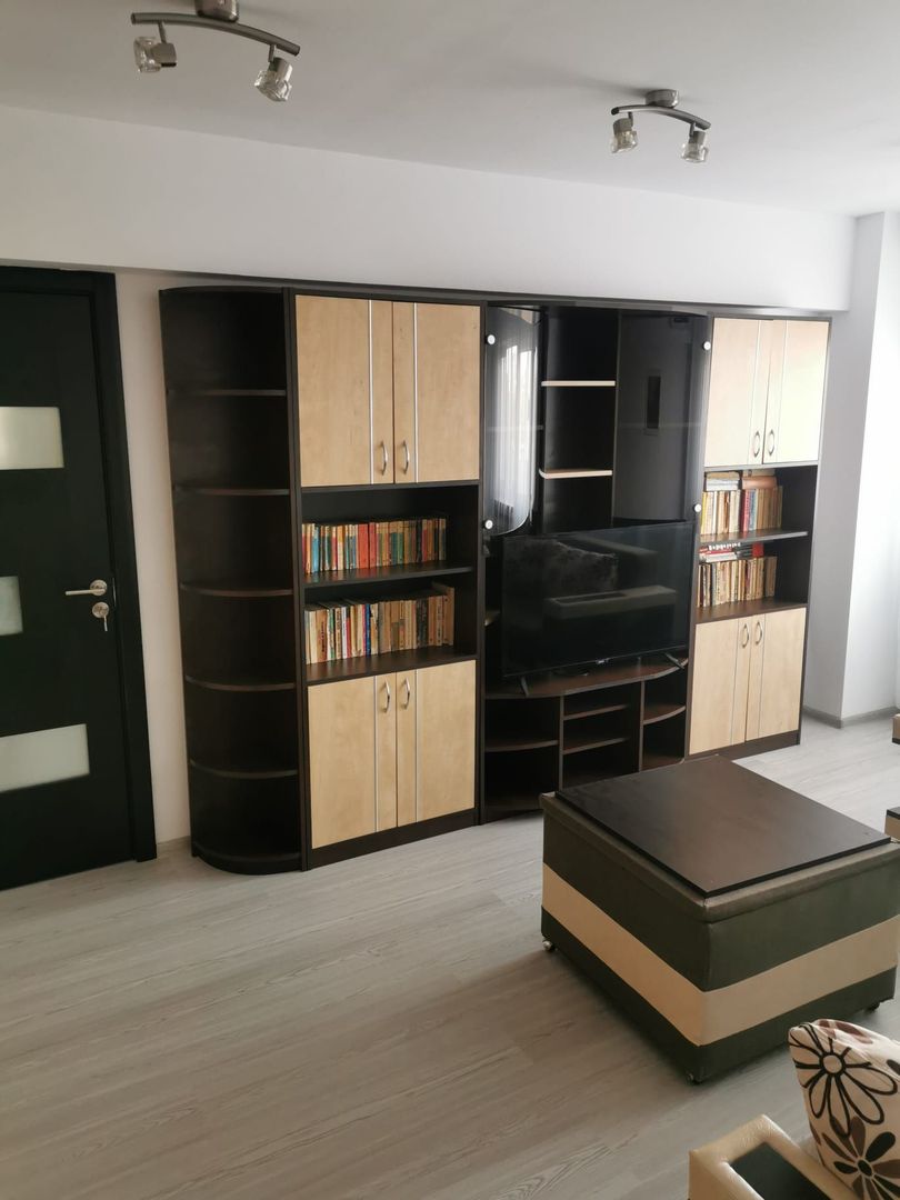 De inchiriat apartament cu 3 camere , Tineretului sector4 - Poză 3