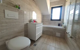Apartament intabulat, 2 camere decomandate, bloc tip vilă, Sânpetru - Poză 12