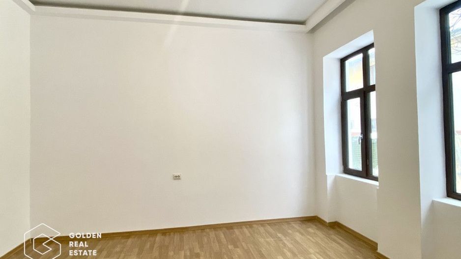 Casă cu curte, zona Centrală, str. Traian, amenajată - Poză 4