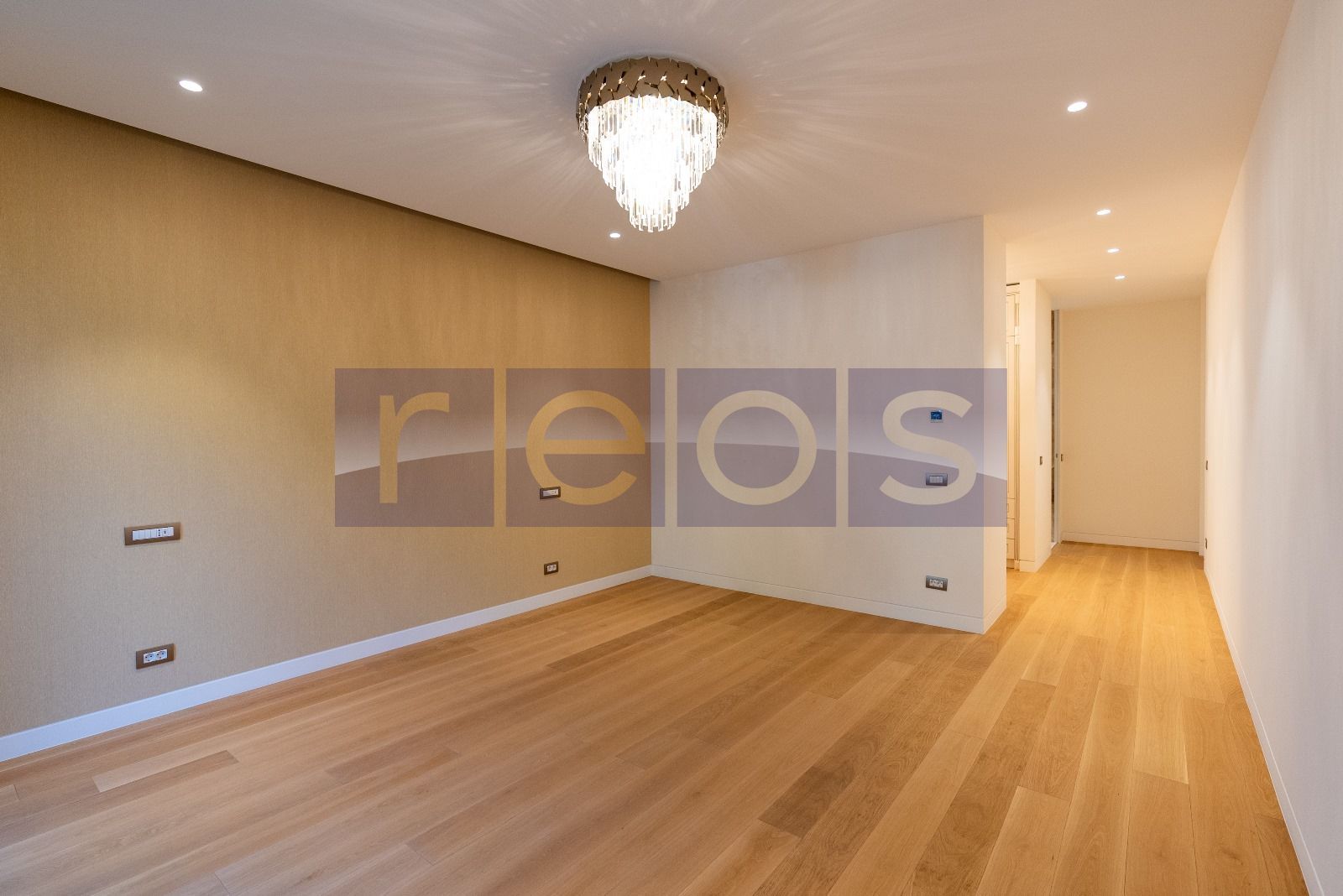 APARTAMENT ZAMBACCIAN PREMIUM | 200 MP 4 CAMERE| LOC PARCARE - Poză 3