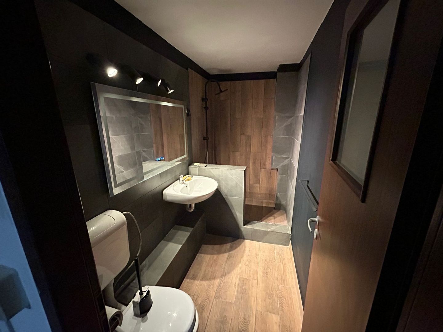 Inchiriere Apartament 2 camere Unirii - Poză 8