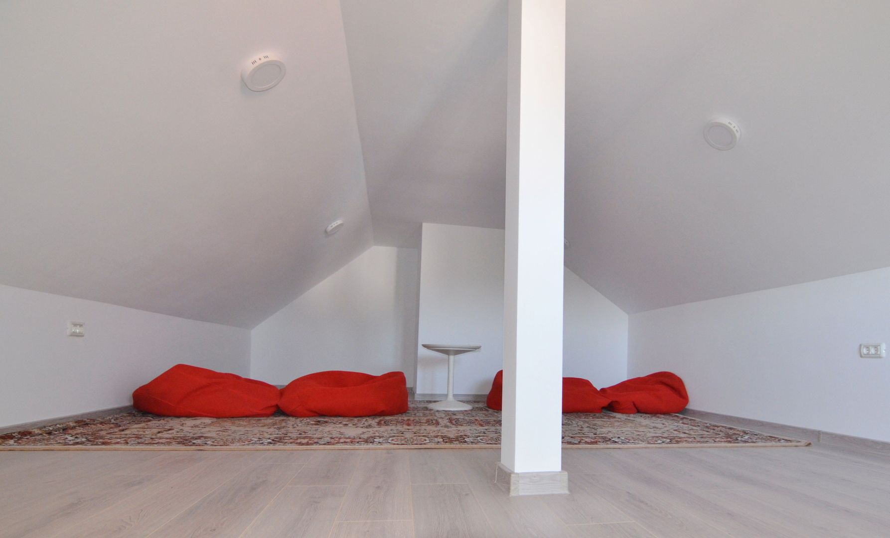 Inchiriem casa noua individuala 4 camere cu garaj - Poză 25