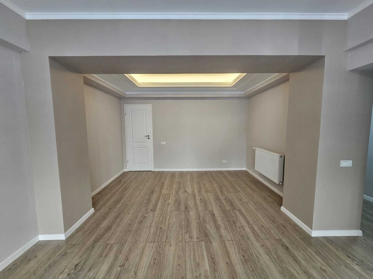 De inchiriat apartament 3 camere Romana sect 2 - Poză 2