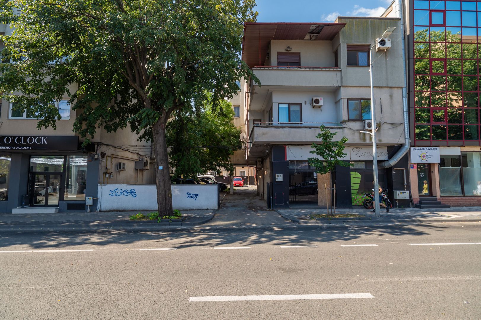 Sala Sporturilor – Bd. Tomis | Casă cu curte în centrul Constanței - Poză 2