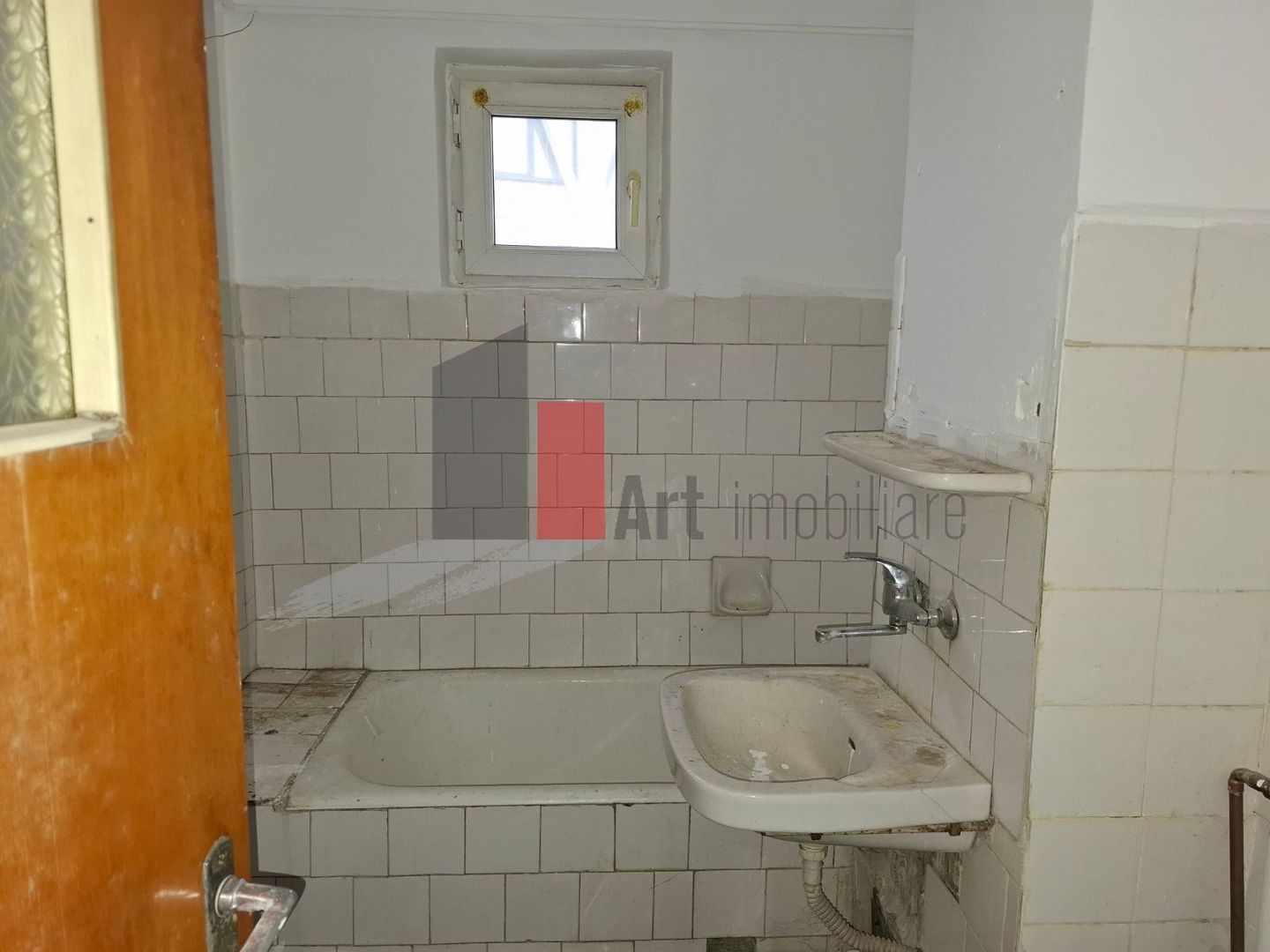 4 Camere Central - Liceul Mihai Viteazul - Poză 3