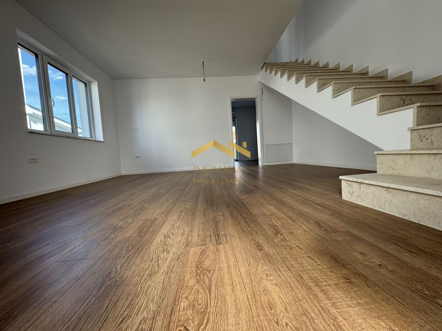 Bucovăț-Duplex P+E-4 Camere - Poză 9