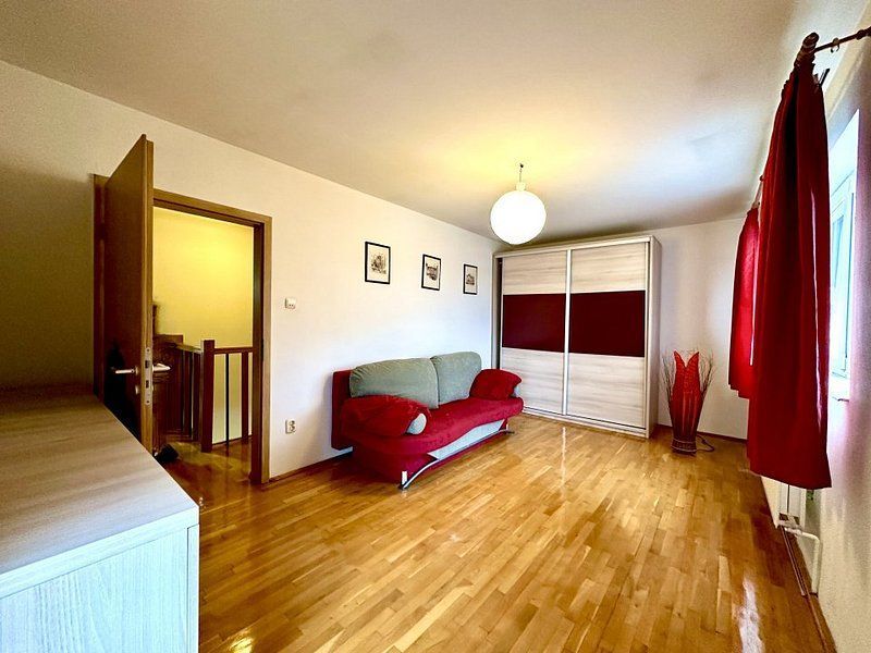 Casa la intrare în Ghiroda - Poză 26