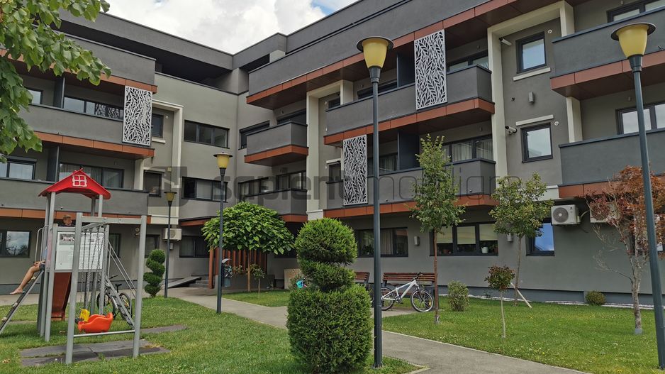 De închiriat apartament cu 3 camere, în Milano 5, Nufărul - Poză 1