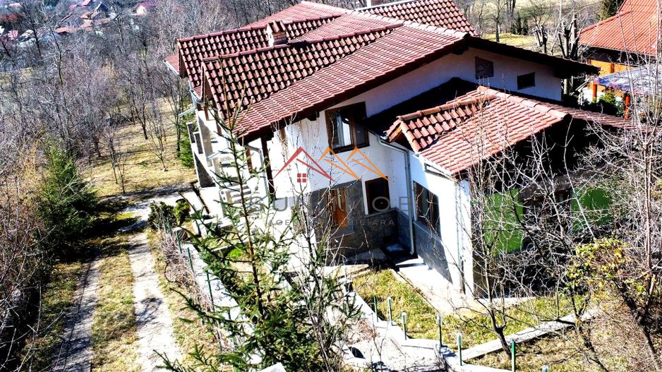 Vila S+P+E, priveliste deosebita, 6 camere, garaj, terasa, Cornu, PH - Poză 2