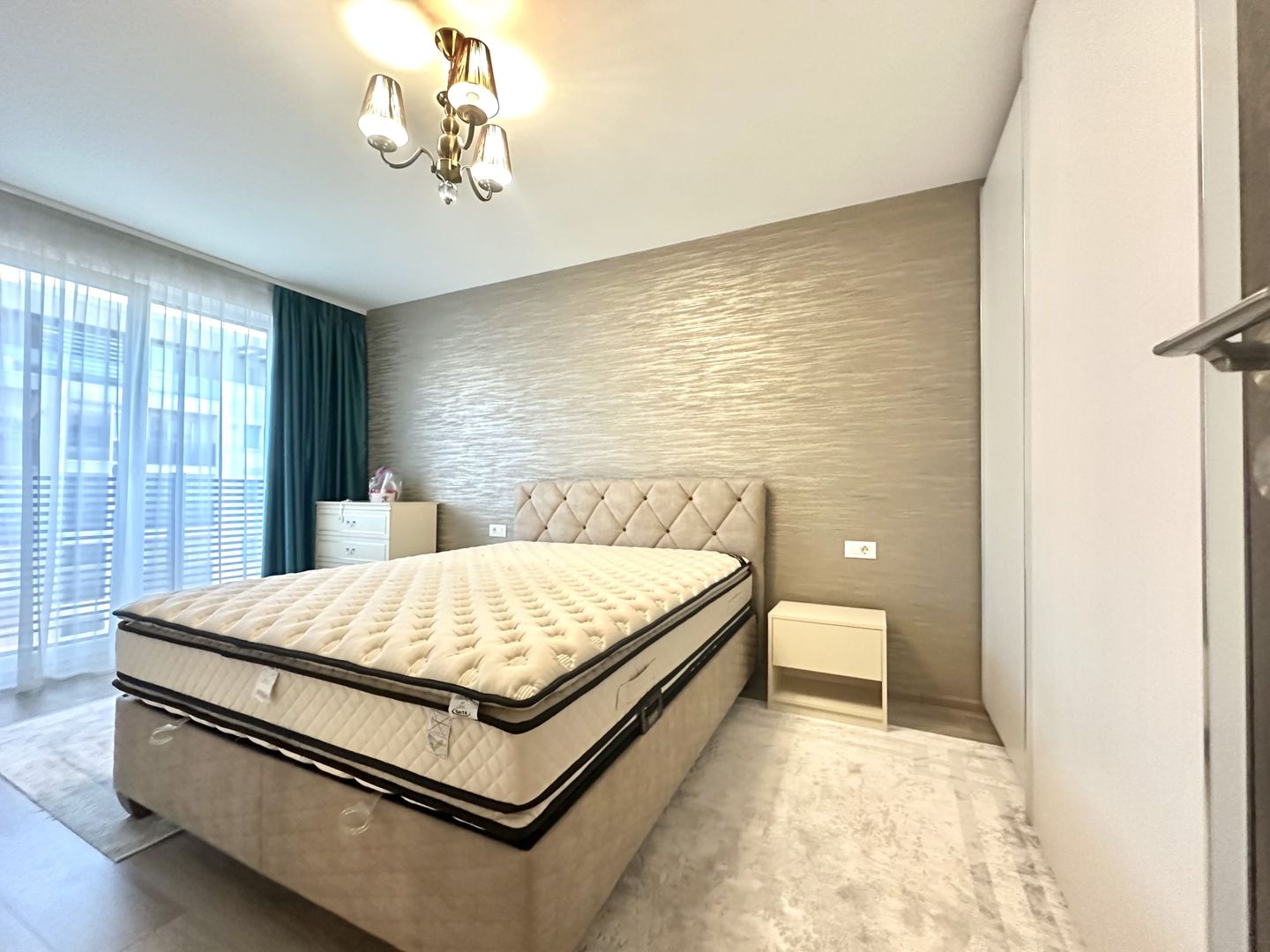 Apartament de închiriat  2 camere, decomandat zona Coresi Urban - Poză 1