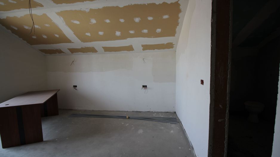 Imobil pretabil PENSIUNE- 518 Euro /mp - Poză 12