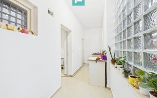 Casa cu 6 camere in Parneava - Poză 11