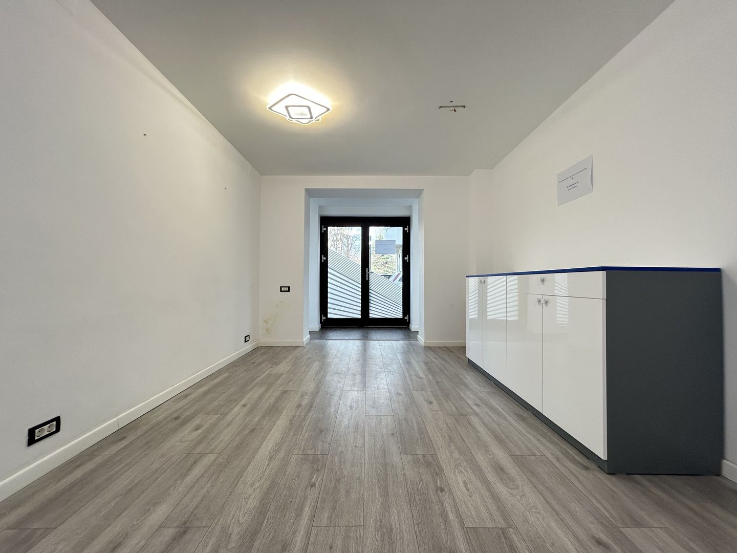 Spațiu pretabil sediu firmă sau activitate comercială - Tomis II - Poză 2