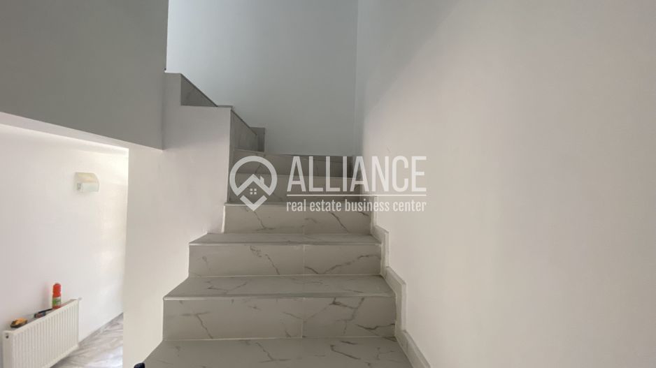 VALU LUI TRAIAN(COD 07) -Casa P+M 5 camere cu teren de 300 mp - Poză 4