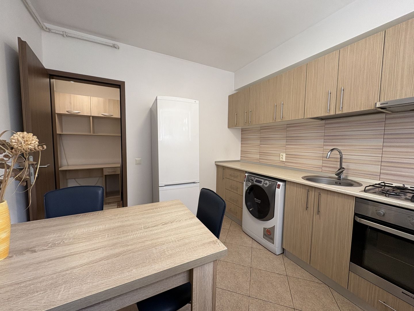 Garsoniera decomandata 33mp bucatarie inchisa loc parcare Fundeni S2 - Poză 9