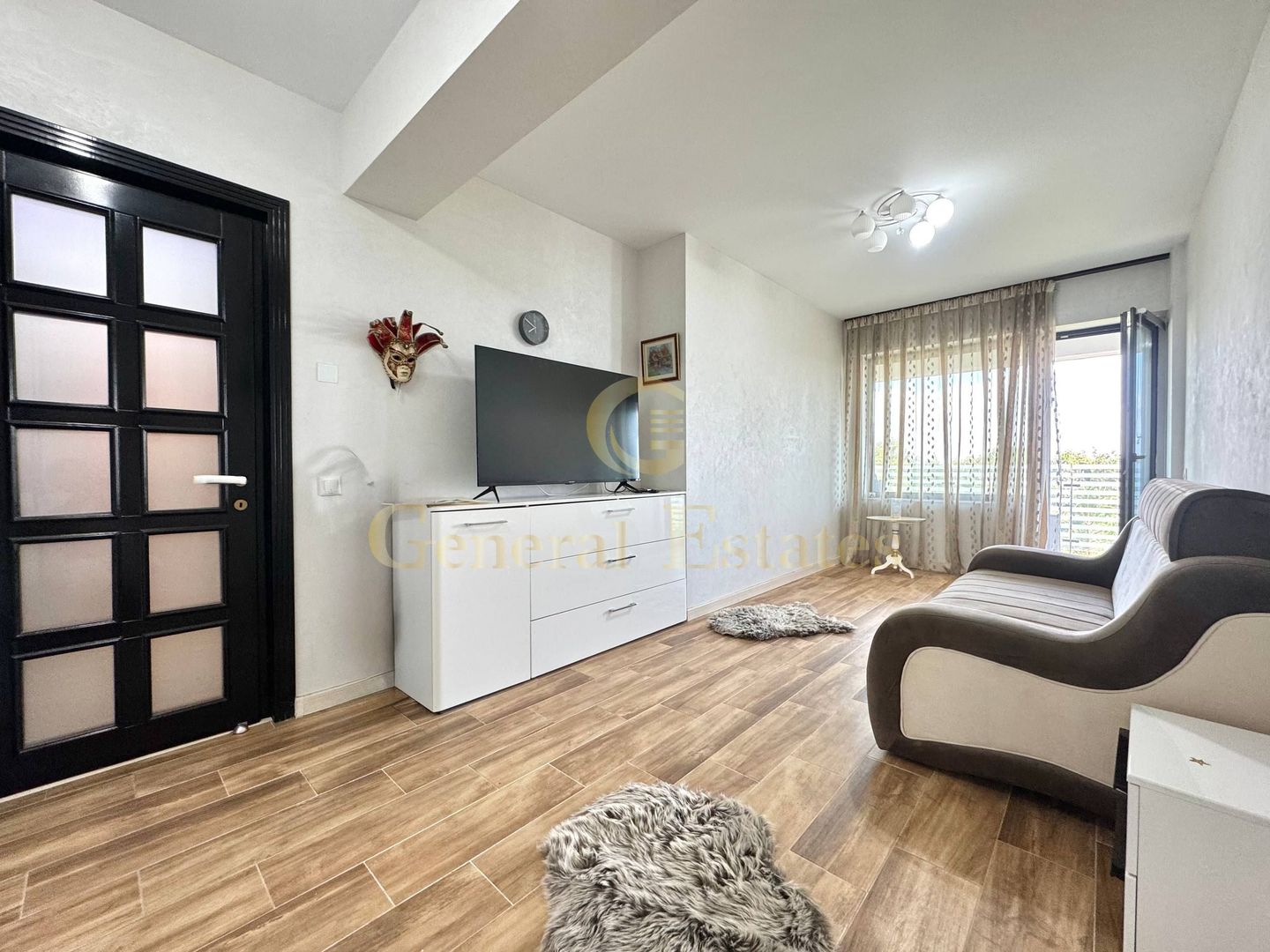 Vânzare apartament cu 2 camere, 67 m.p. - Complexul Royal Town. - Poză 4