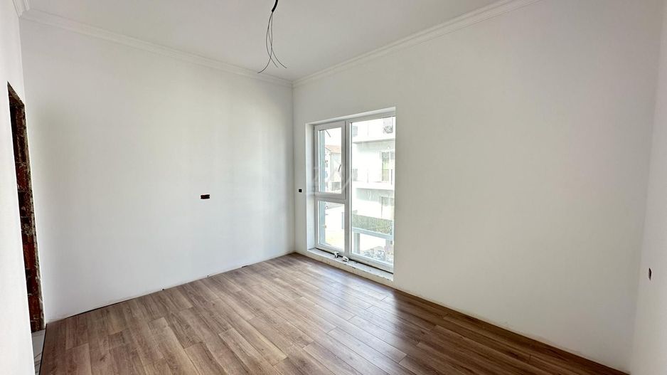 Etaj 2. Loc de parcare. Asfalt. - Poză 4