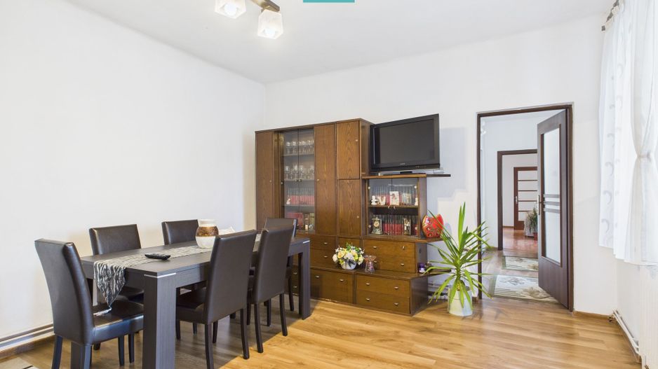 Casă cu 4 camere, curte și atelier mecanic - Sebeș - Poză 3