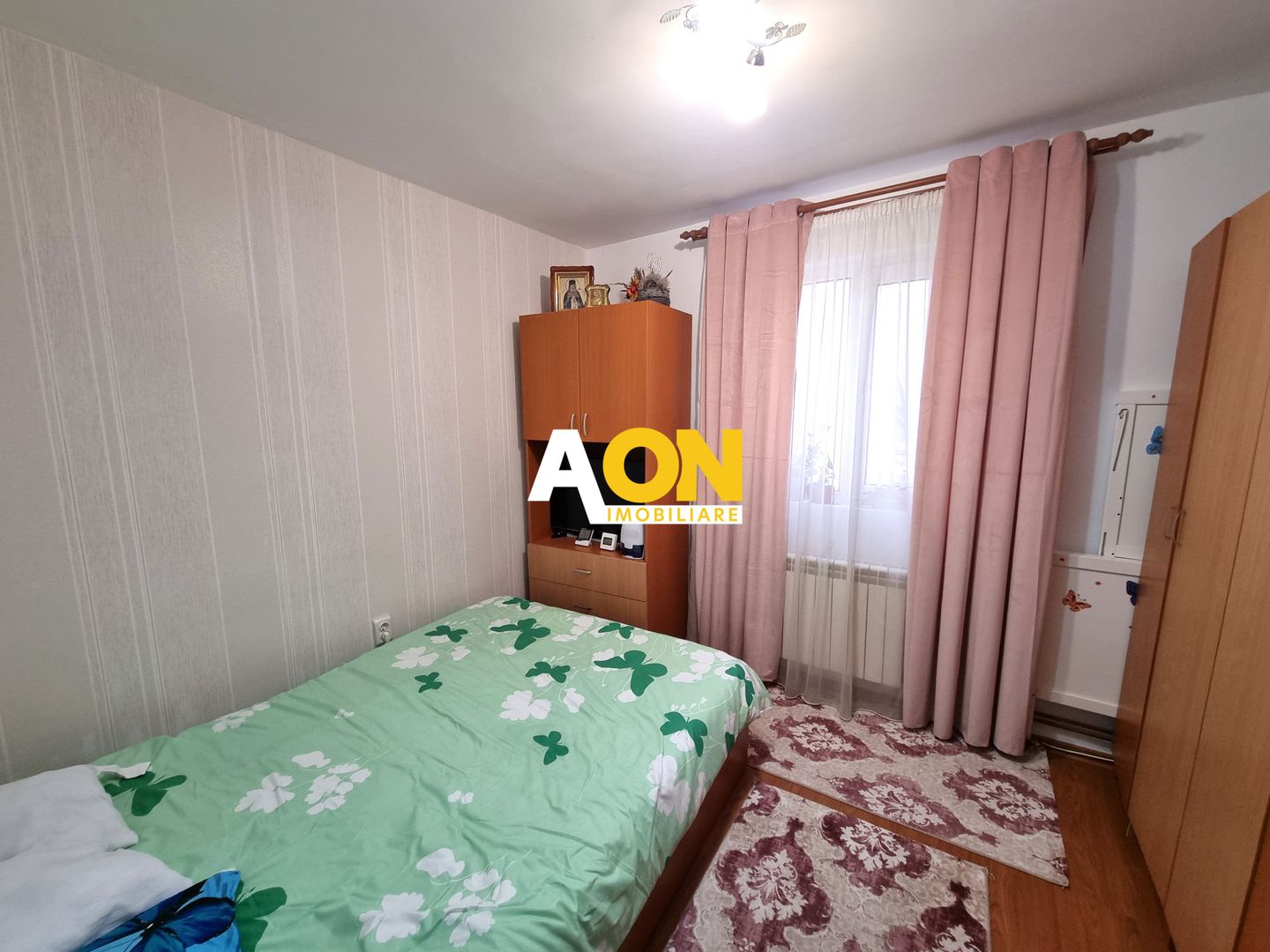 De vanzare apartament 3 camere, etaj intermediar, Cetate - Poză 3